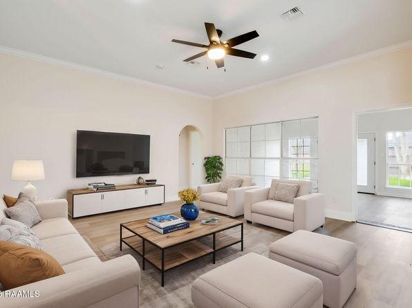 110 Windrush Ln, Lafayette, LA 70506