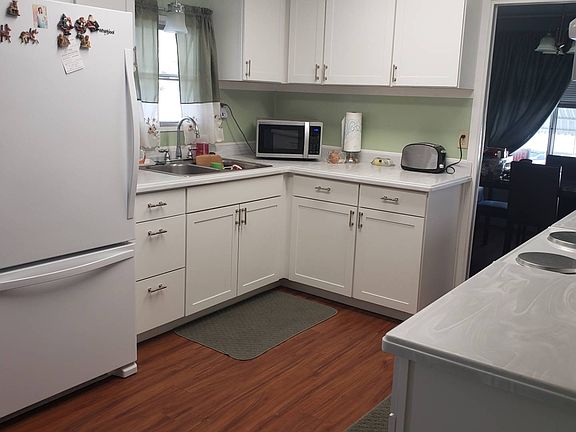 5th image of 982 Colony Trl #17