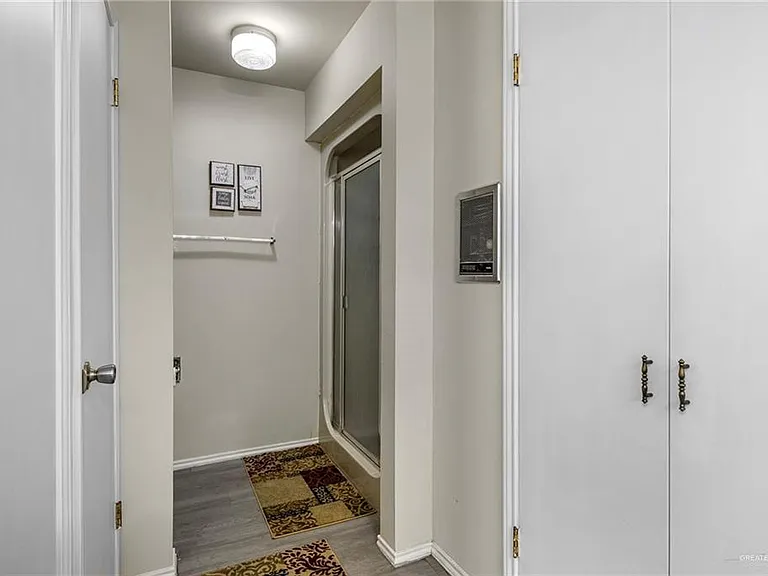 518 E Kelly Ave — Photo 21