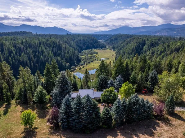 1594 Highland Flats Rd, Naples, ID 83847