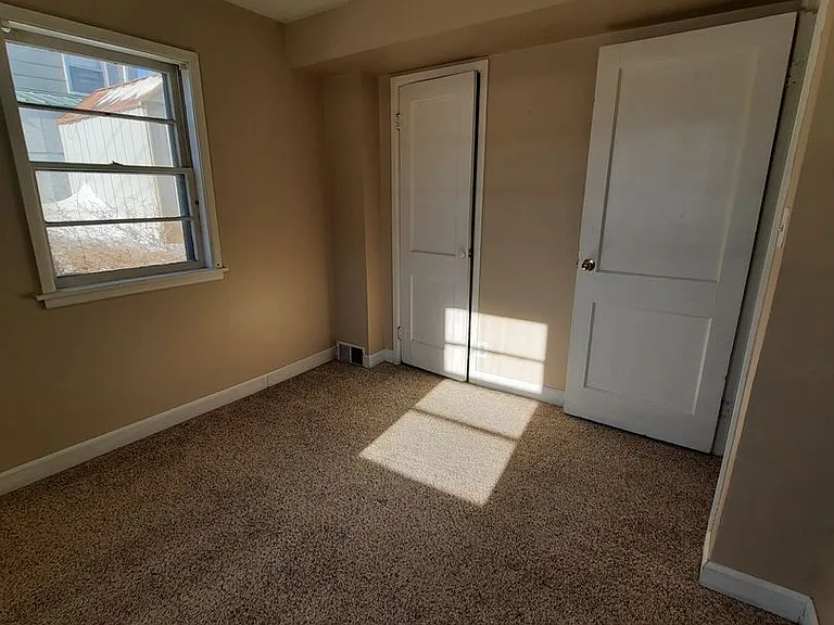 511 E Saint Patrick St — Photo 2