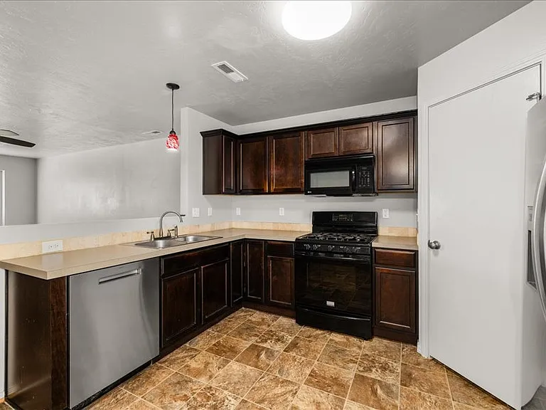1057 S Benewah Lake Ave — Photo 11