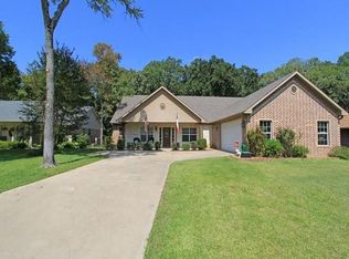 219 Cedarwood Dr, Enchanted Oaks, TX 75156