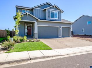 2597 W 13th Pl, Junction City, OR 97448
