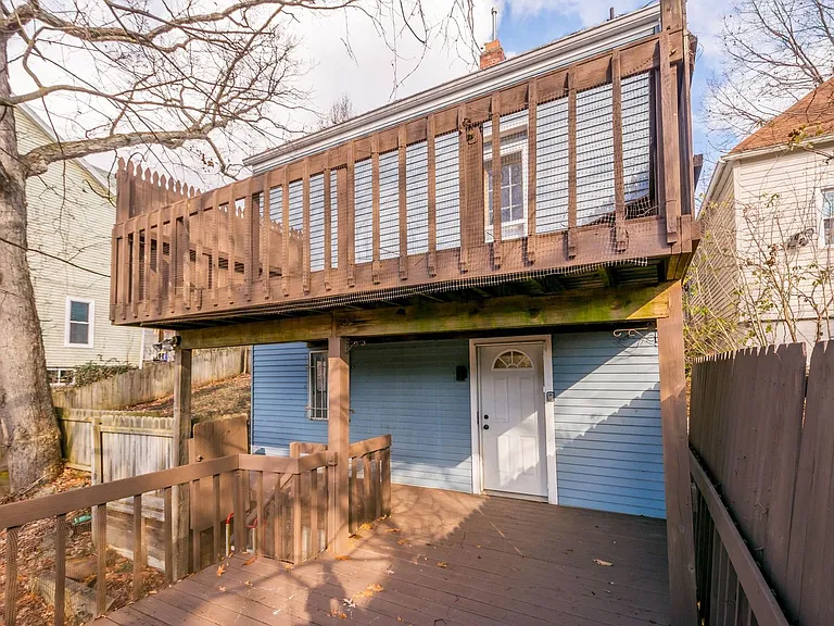1653 Suburban Avenue — Photo 14