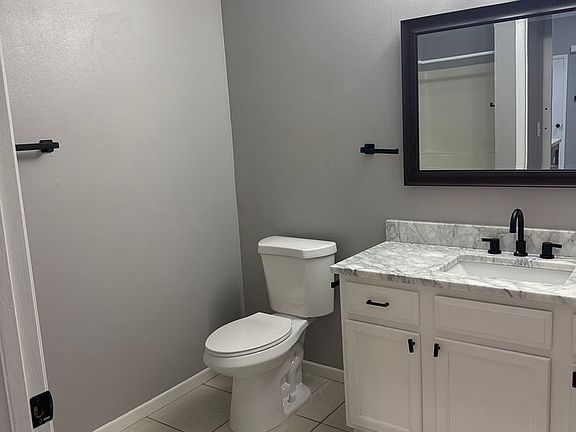 4th image of 1051 Minns Dr #2