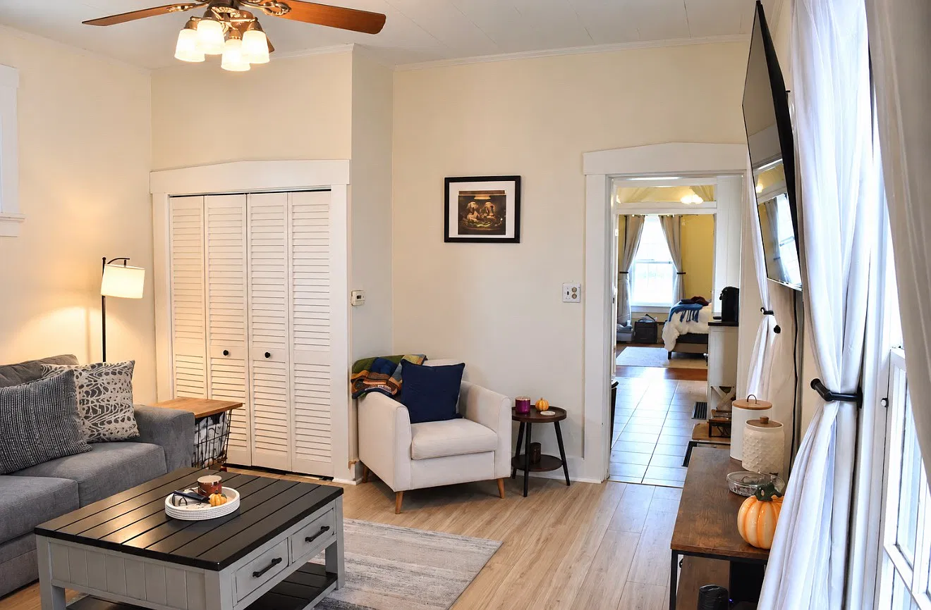 216 Covington Ave — Photo 4
