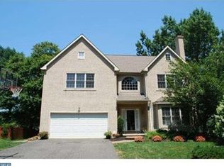 52 Golfview Rd, Ardmore, PA 19003