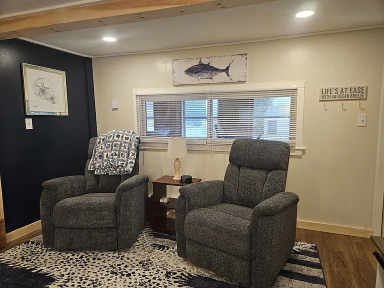 Seaview Ave — Photo 6