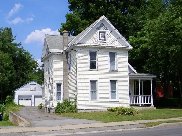 65 Mexico St, Camden, NY 13316