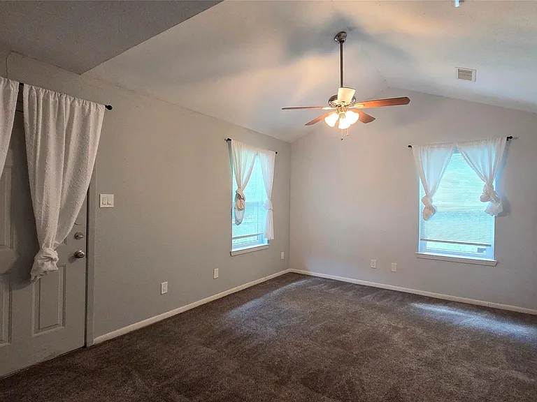 5434 Goldspier St — Photo 14