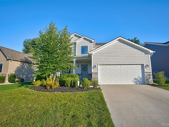 3rd image of 320 Hidden Riv E