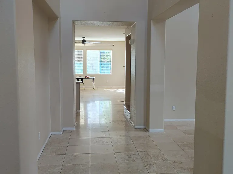 382 Edgewater Dr — Photo 13