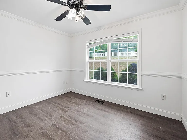 28 Cherry Laurel Dr — Photo 10