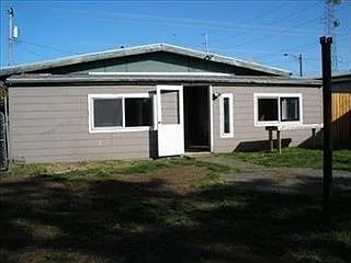 3030 Pacific Ave photo 1