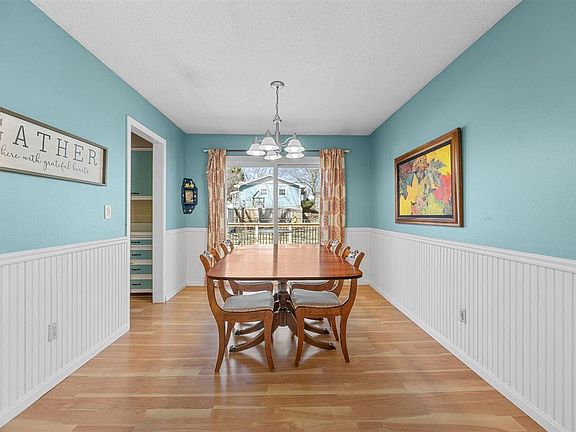 5th image of 3040 Stanford Ave