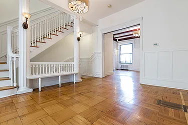 Rented by Dixon Advisory USA Inc.