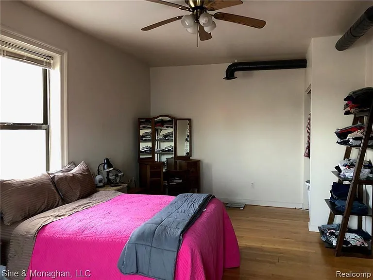 15224 E Jefferson Ave — Photo 12