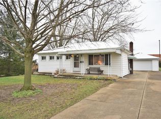 15 Westview Ave, Hubbard, OH 44425