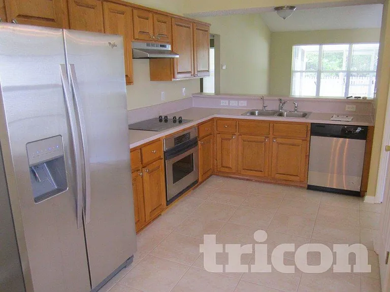 2762 Archer St — Photo 4