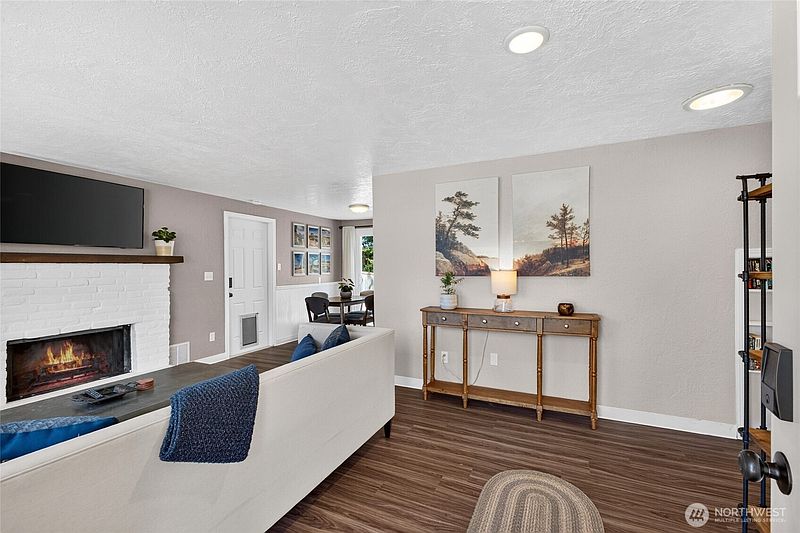3rd image of 3017 N Bennett Street