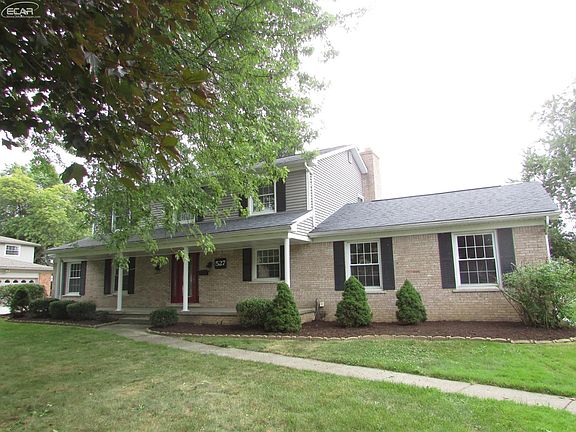 2nd image of 527 Boutell Dr