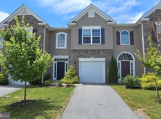 34 Polygon Pl, Falling Waters, WV 25419