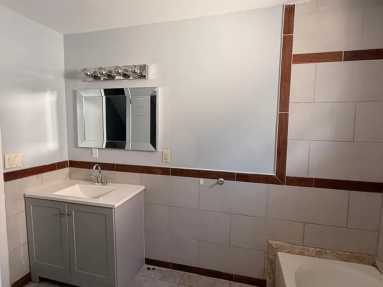 63 Annawan St #3 — Photo 12