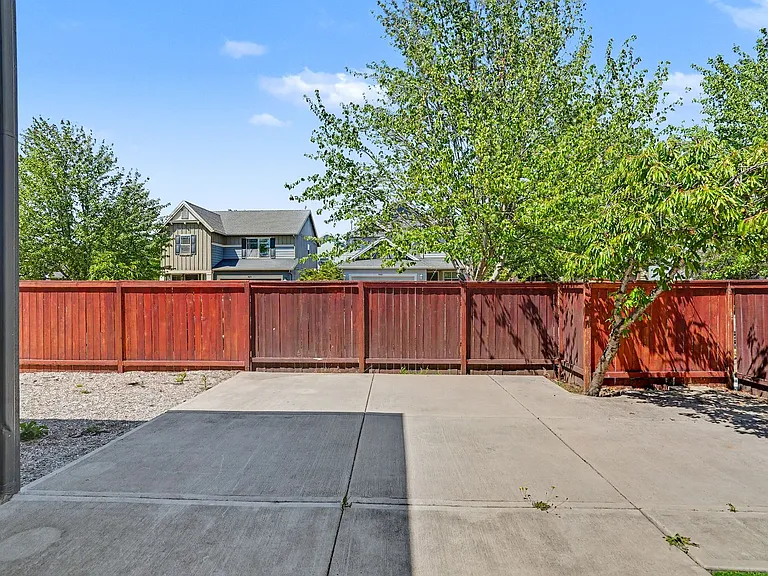 305 Casting St SE — Photo 40