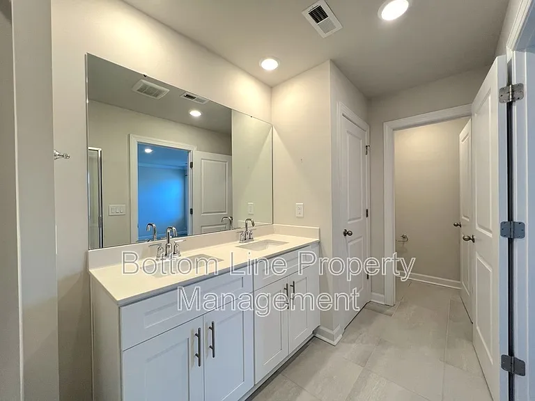 1816 Braemar Village Dr — Photo 14