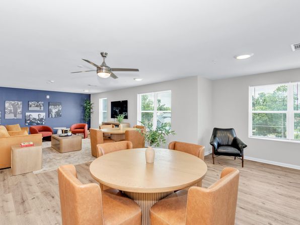 1016 Laney Walker Blvd #211