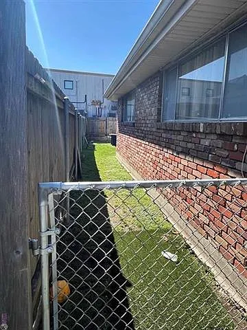 2404 Athania Pkwy — Photo 3