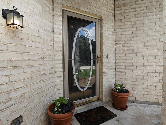5th image of 455 Village Creek Dr