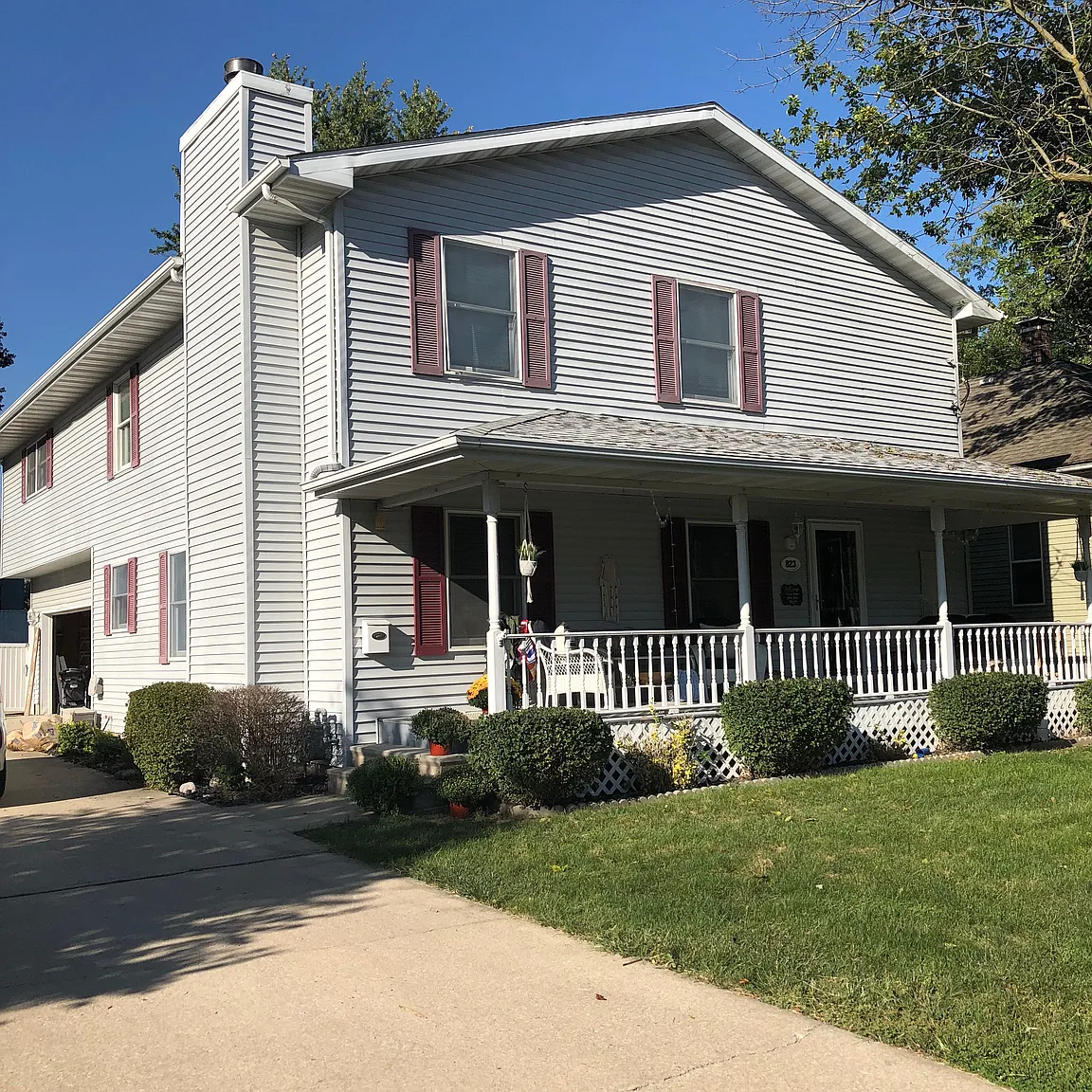 823 E Adams St photo 1
