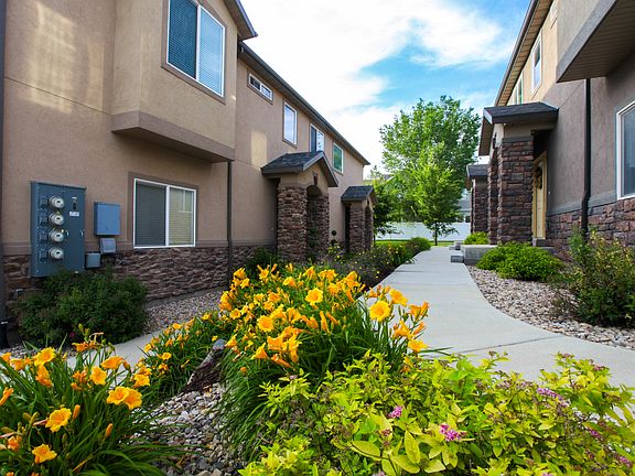 4th image of 3120 West Desert Lily Dr