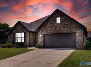 141 Slade Thomas Dr, Meridianville, AL 35759