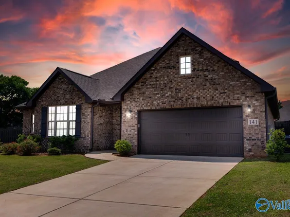 141 Slade Thomas Dr, Meridianville, AL 35759