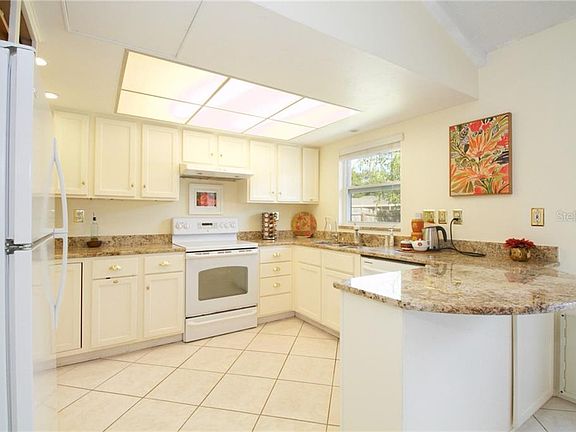 5th image of 13489 Las Palmas Dr