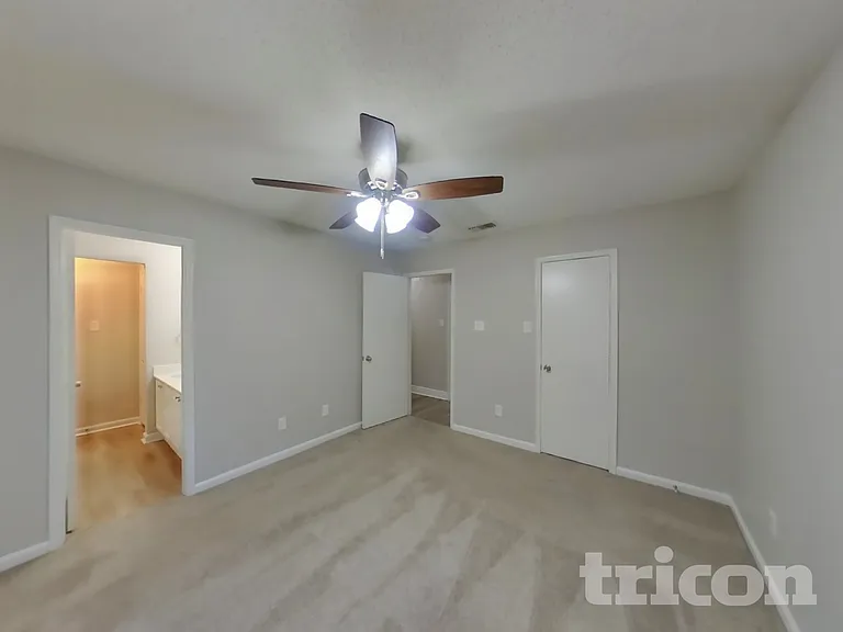 811 Young Dr — Photo 10
