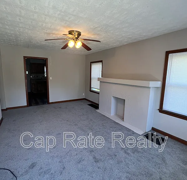 924 E 18th Ave — Photo 4