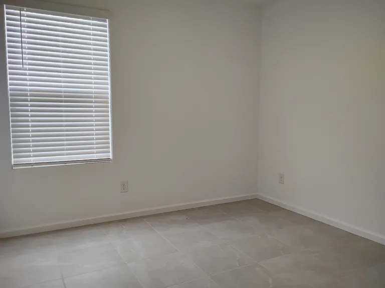 9675 W Piccadilly Rd — Photo 36