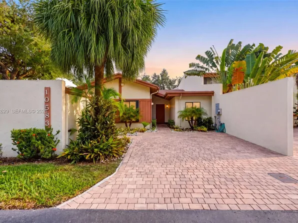 10583 SW 77th Ter, Miami, FL 33173