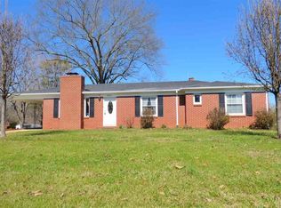 631 21st Ave NE, Hickory, NC 28601