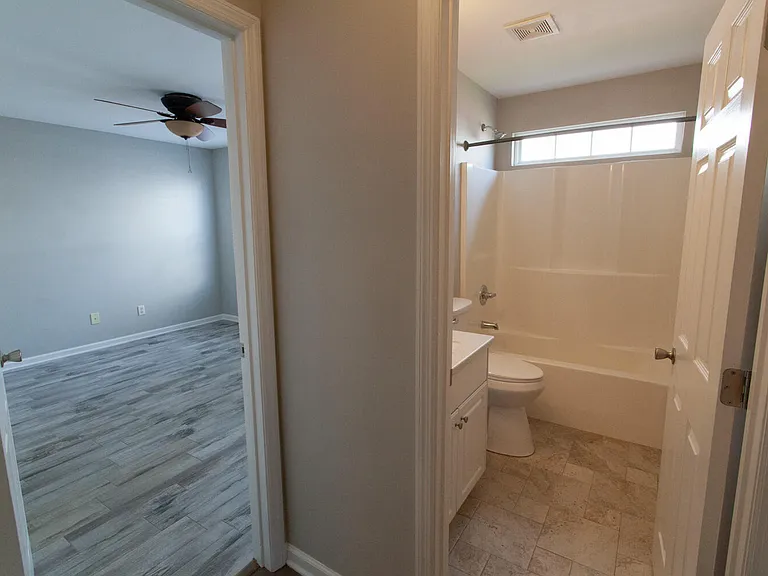 318 Vanderbilt Dr — Photo 22