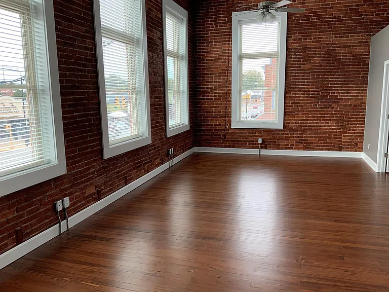2231 W Franklin St #A — Photo 3