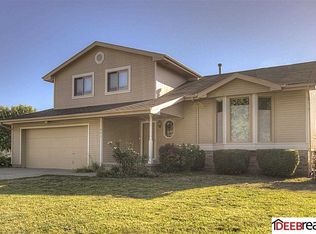 1801 Bristol St, Papillion, NE 68046