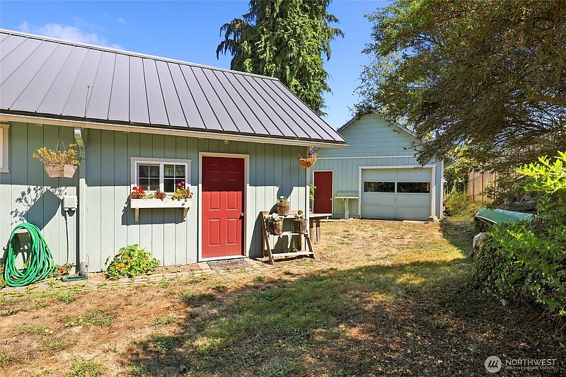 3rd image of 41 Hemlock Drive