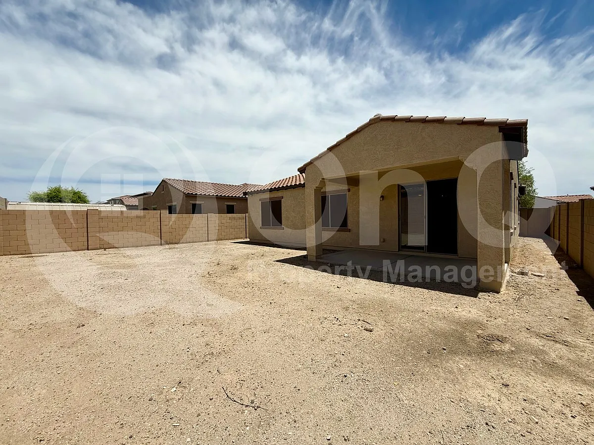 3 bed, 2.0 bath, 1889 sqft, $1,895 — Photo 4
