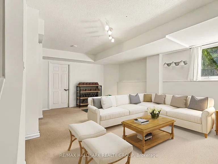 48 Dunbarton Ct — Photo 28