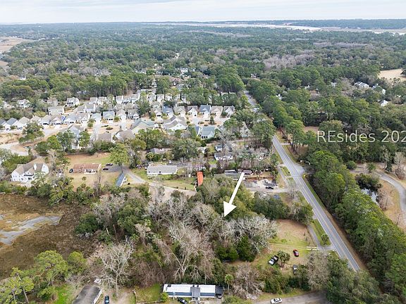 3rd image of 13 Sassafras Ln